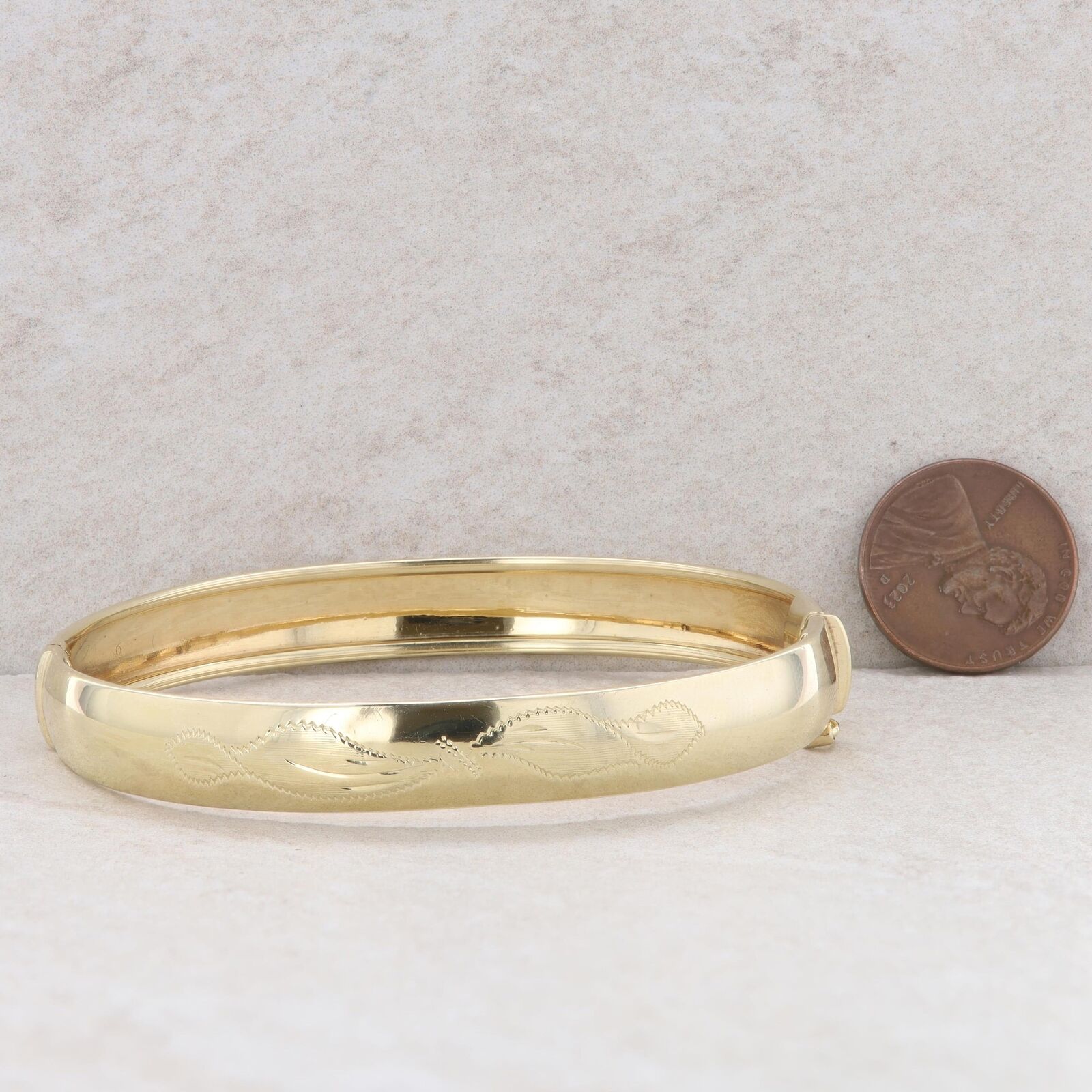 14k Yellow Gold Hinged Etched Polished Bangle 12.… - image 5