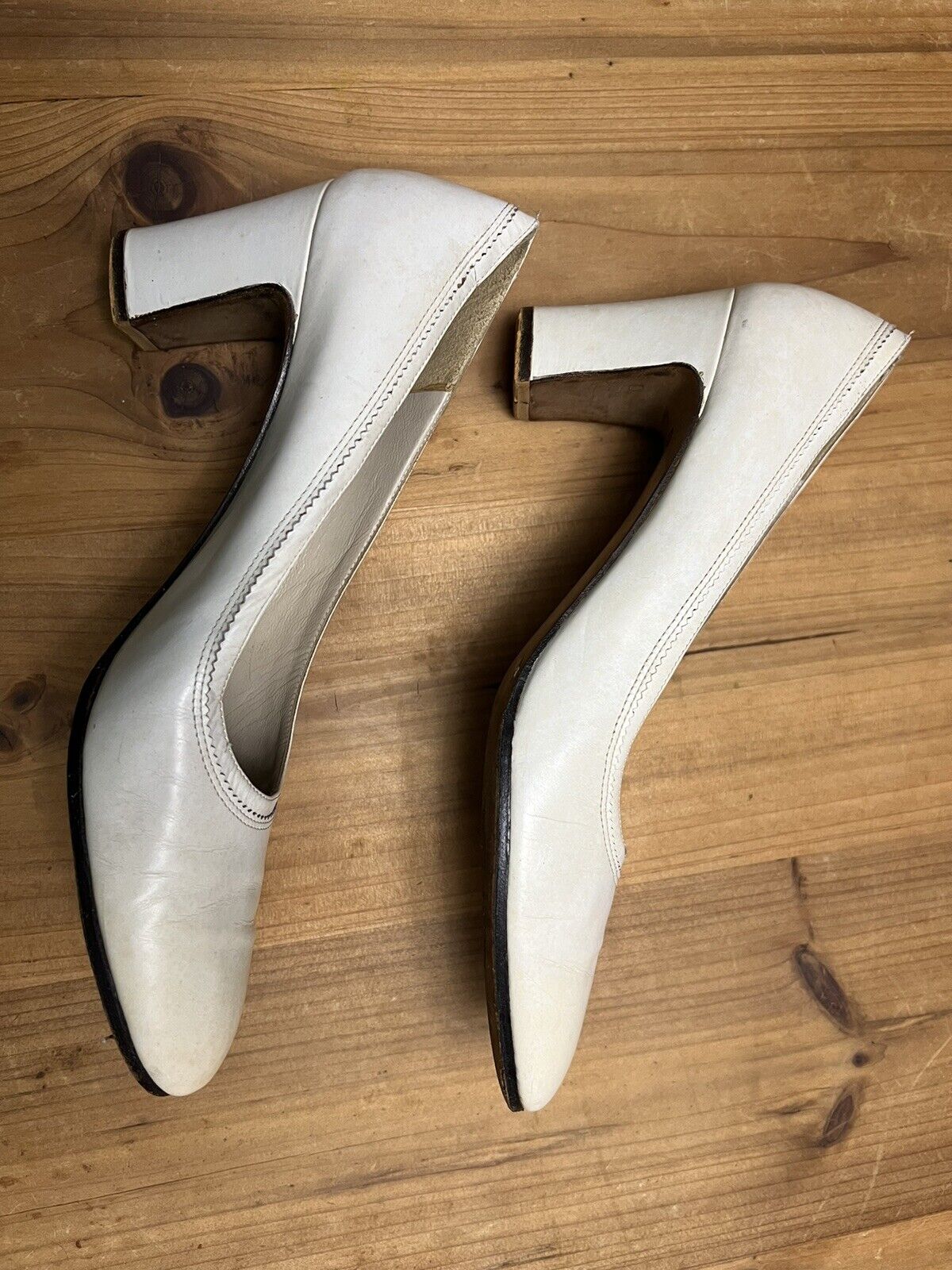 Vintage Salvatore Ferragamo Low Heel Pumps for Sa… - image 6