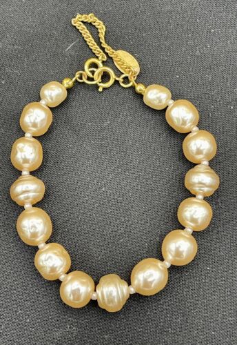 Vtg MIRIAM HASKELL Faux  Pearl Bracelet 6 1/2 " B… - image 1