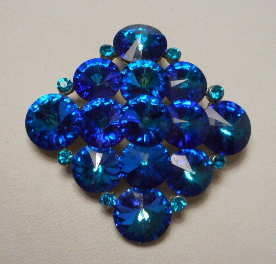 Dazzling Vintage Weiss Blue & Aqua Rivoli Rhinest… - image 2