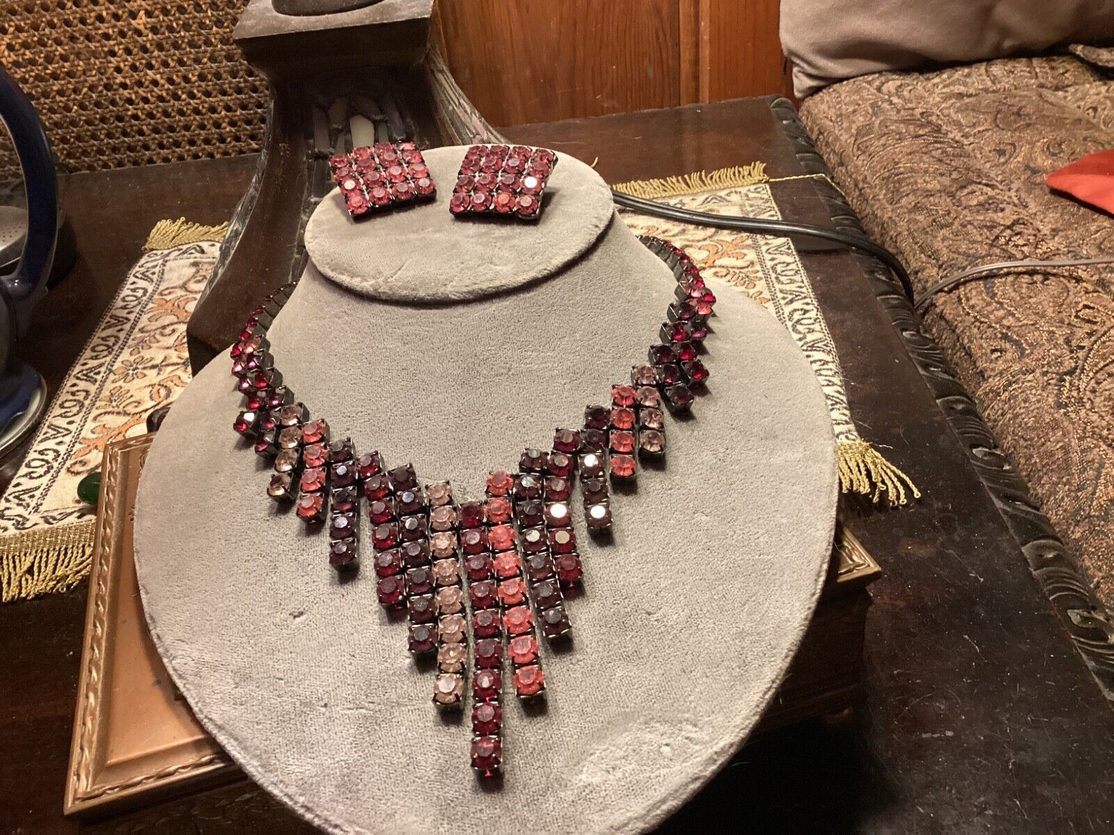 1960’s pink, mauve and cranberry rhinestone neckl… - image 3