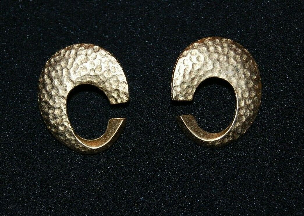 ELEGANT VTG 1980'S COUTURE OVAL GOLDEN HAMMERED B… - image 7