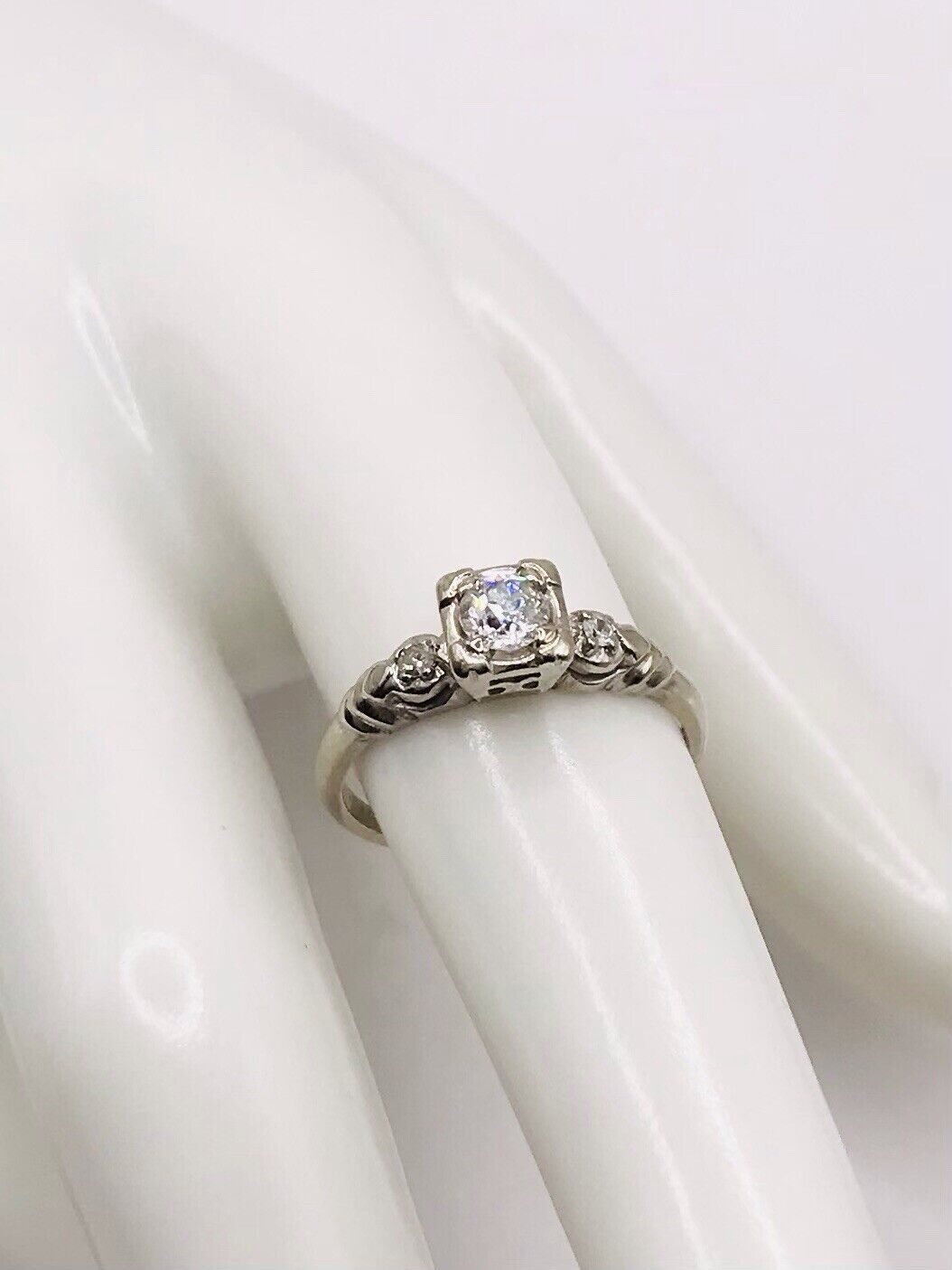 14k White Gold Natural Diamonds Ring - image 3