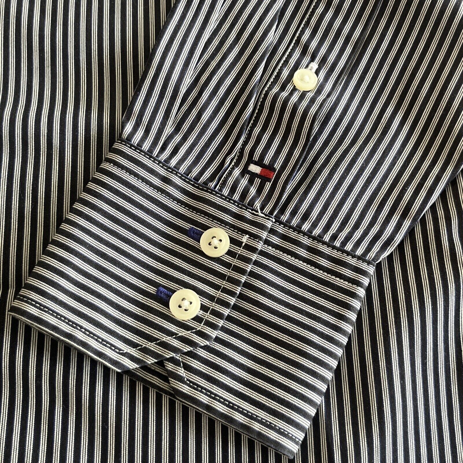 £95+ TOMMY HILFIGER MENS BLACK/NAVY STRIPE BUTTON… - image 4