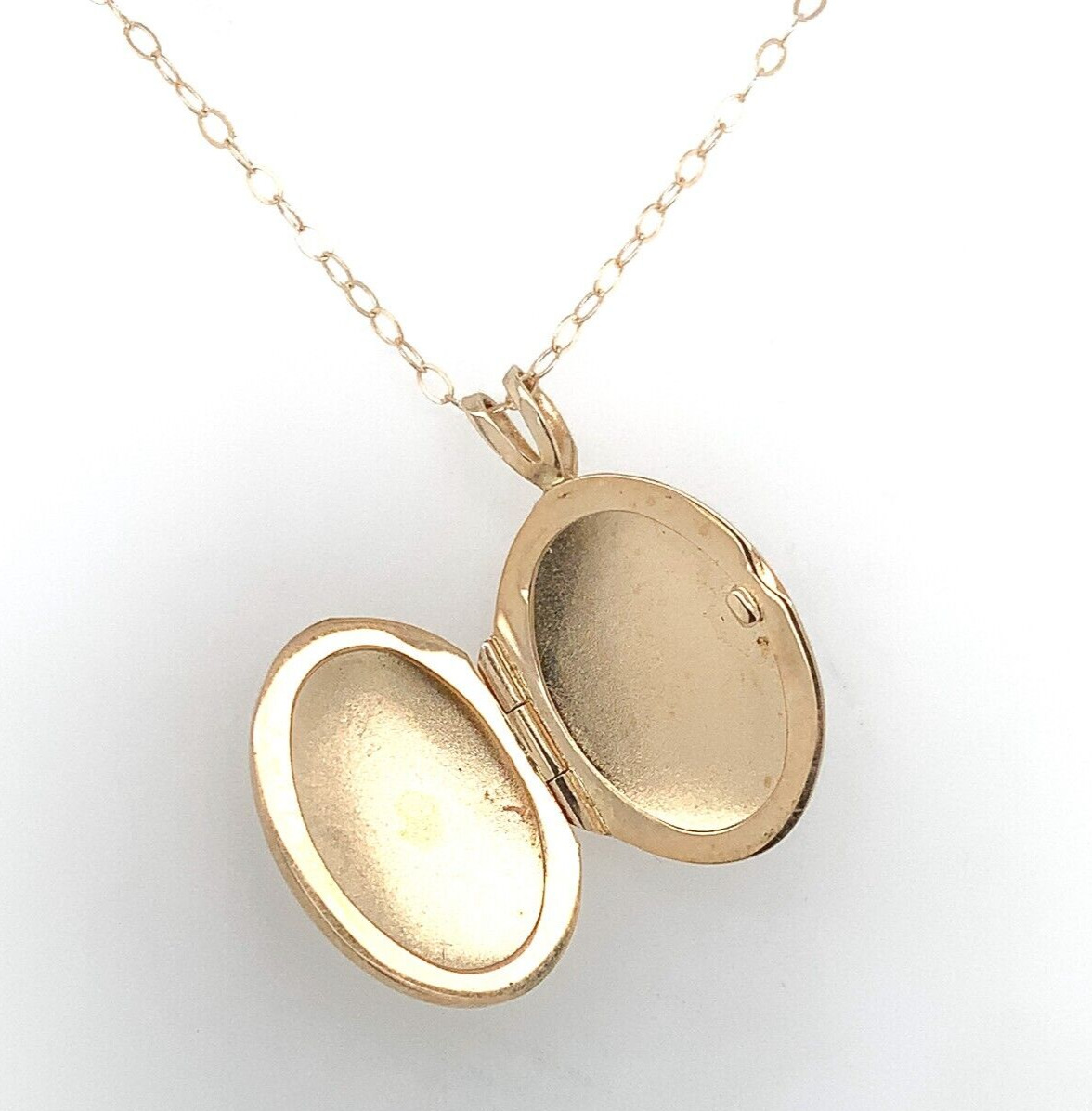 14k Yellow Gold Very Small Oval Locket Engraved F… - image 5