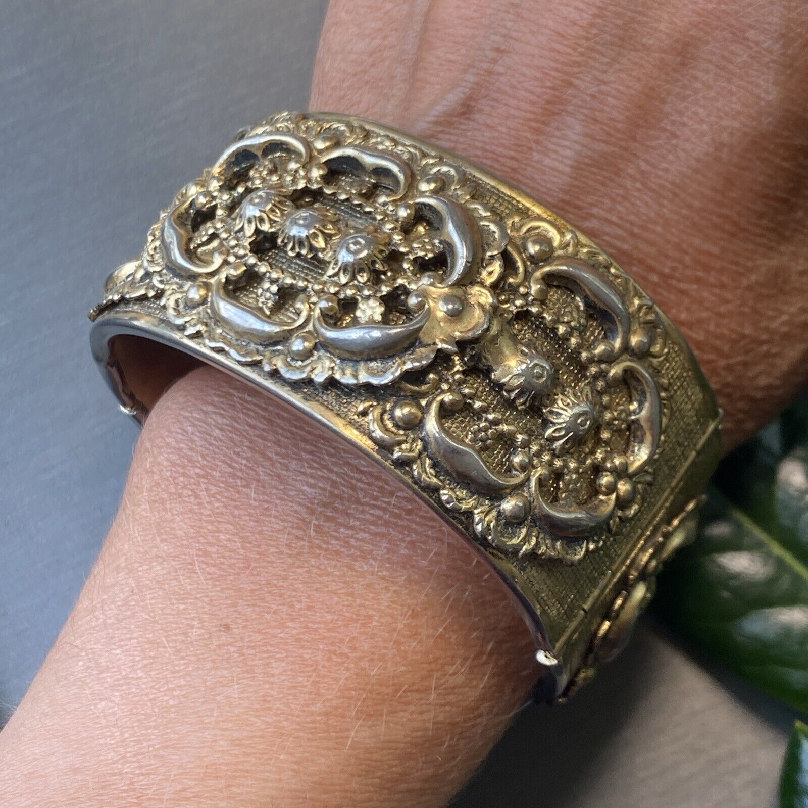 Vintage Bangle Bracelet Estate Jewelry Pre-Owned … - image 2