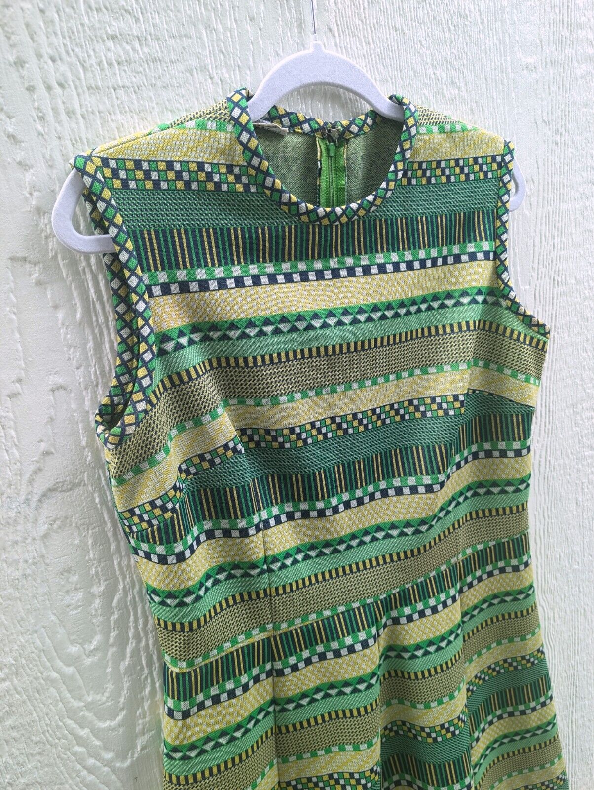 Vintage 60s 70s Green Geometric Mod Sleeveless Dr… - image 2