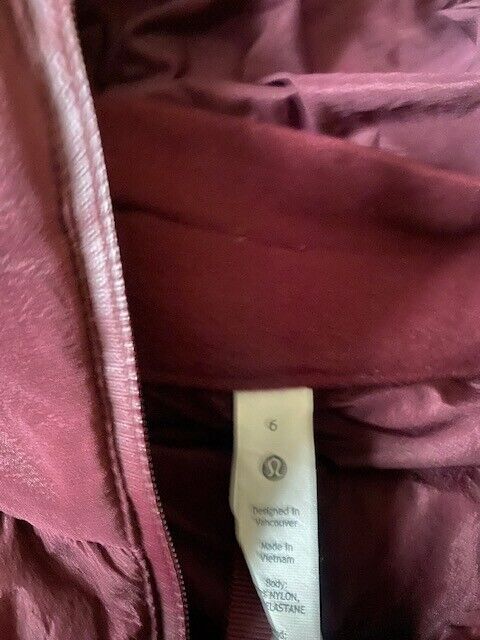 Lululemon Down For it all jacket size 6 - image 3