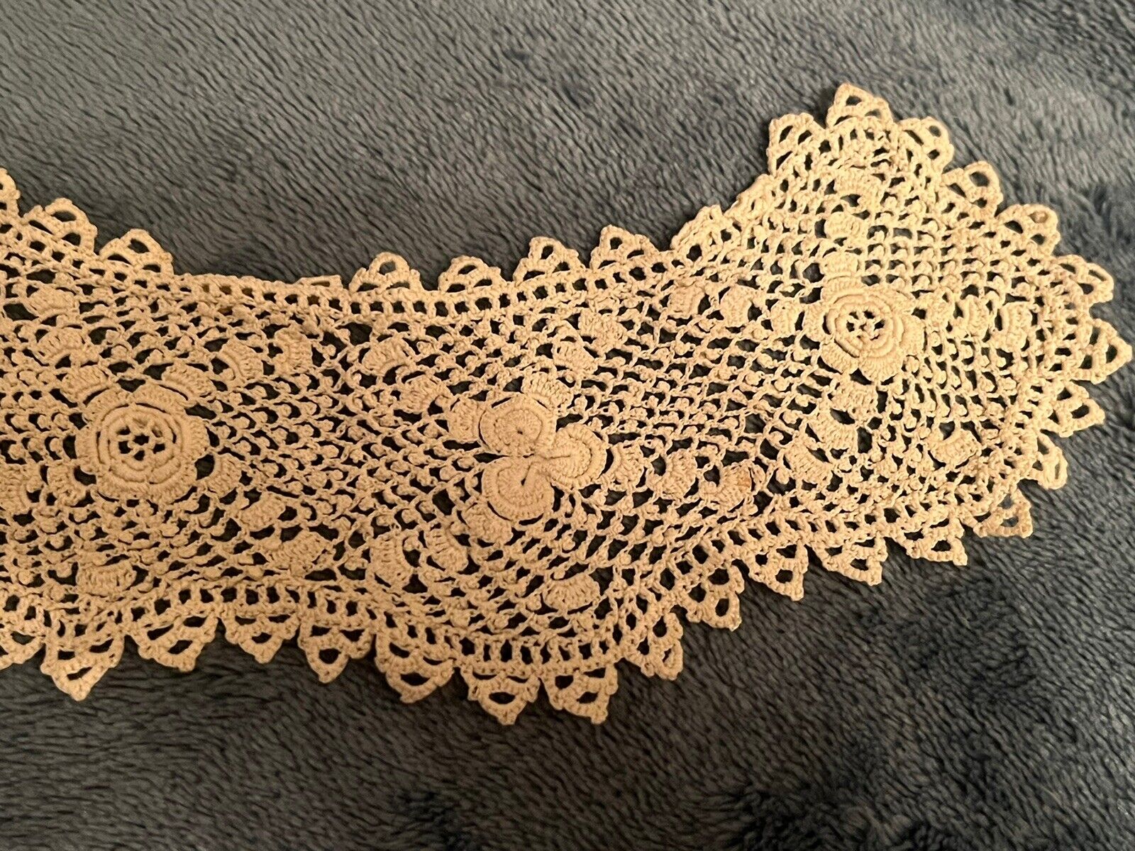 Antique Victorian Irish Crochet Lace Collar Handm… - image 3