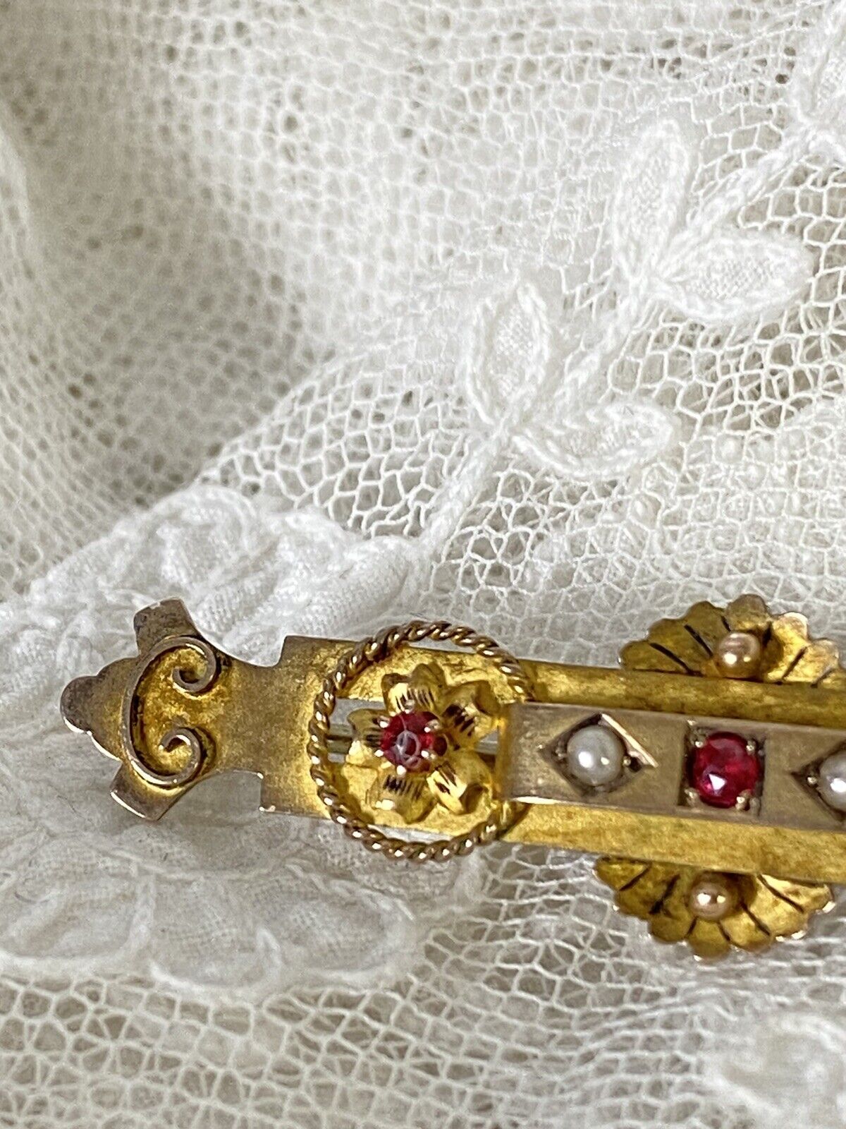 Antique Victorian Etruscan Revival Brooch, 9ct Go… - image 3