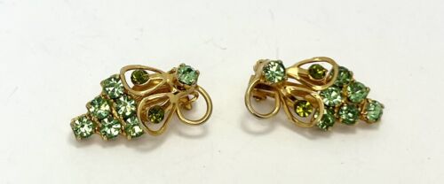 Vintage Uranium Glass Clip On Earrings V95 - image 1