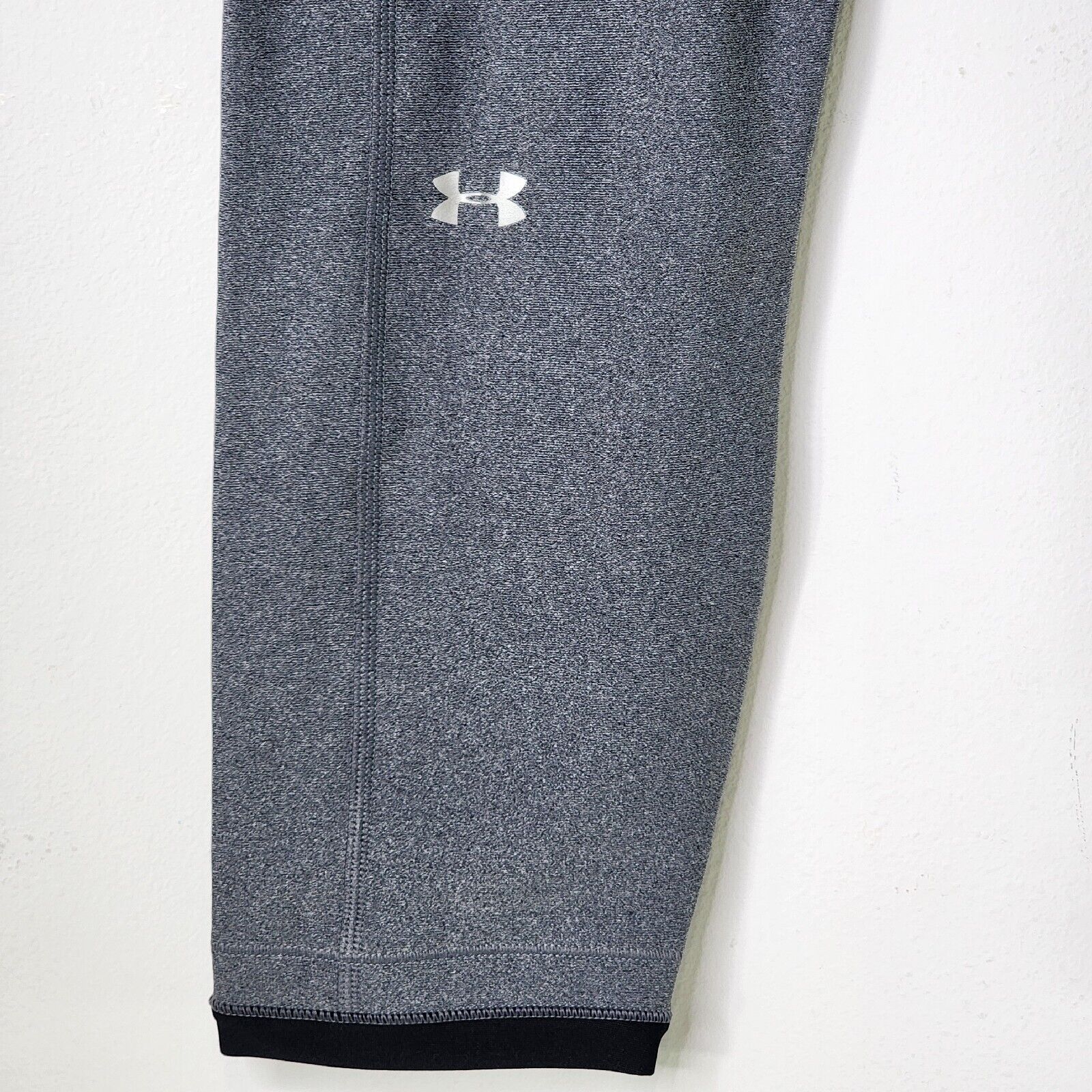 Under Armour Womens Size Large Gray HeatGear Logo… - image 2