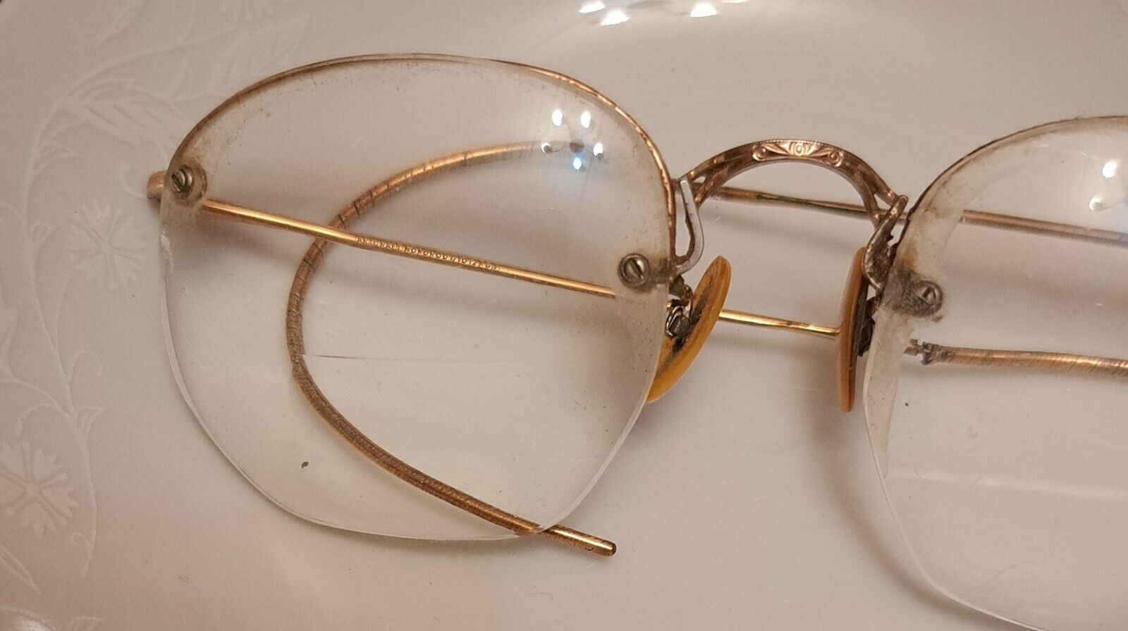 VINTAGE EYE GLASSES RIMLESS FRAMES ANTIQUE  OPTIC… - image 2