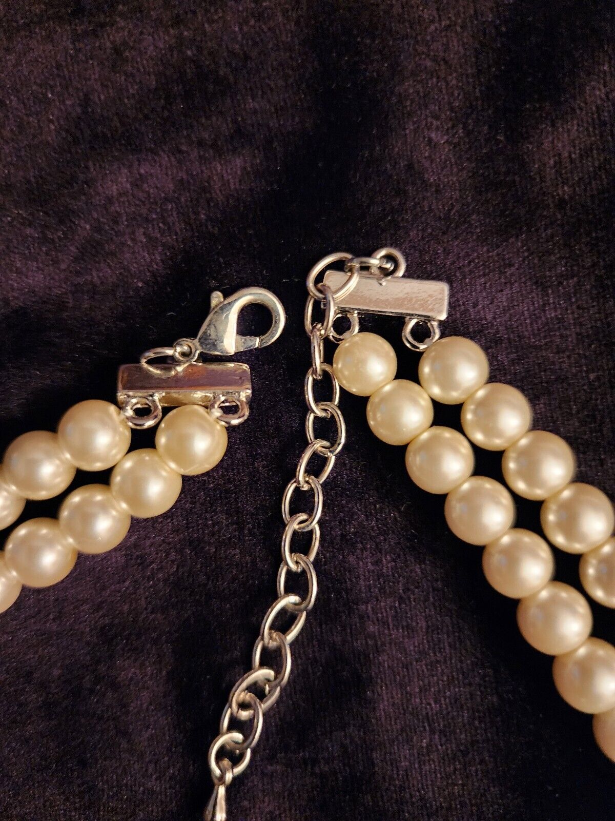 Absolutely Stunning Faux Pearl Necklace With Brea… - image 8