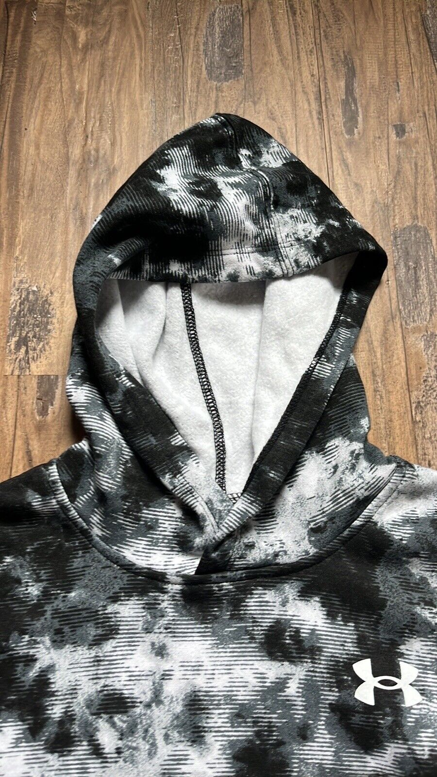 Under Armour NWOT Black/Gray Tie Dye Hooded Sweat… - image 3