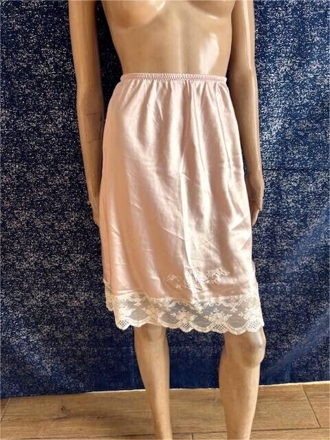 VTG CHRISTIAN DIOR HALF SLIP PINK LACE TRIM SZ S - image 2