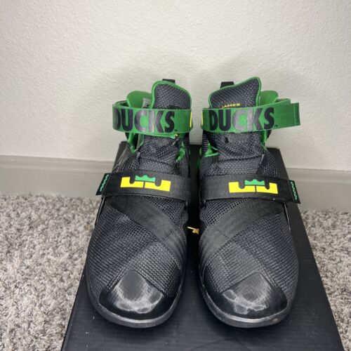 Size 9- Nike LeBron Zoom Soldier 9 *Oregon Ducks* - image 1