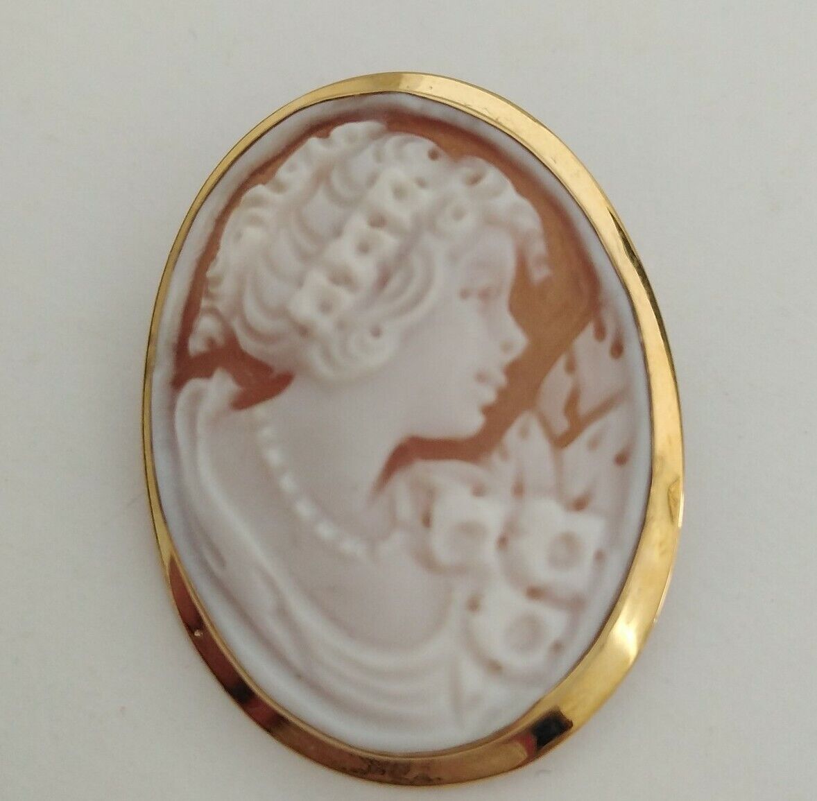 Vintage Hand Carved SHELL CAMEO PENDANT, brooch w… - image 1