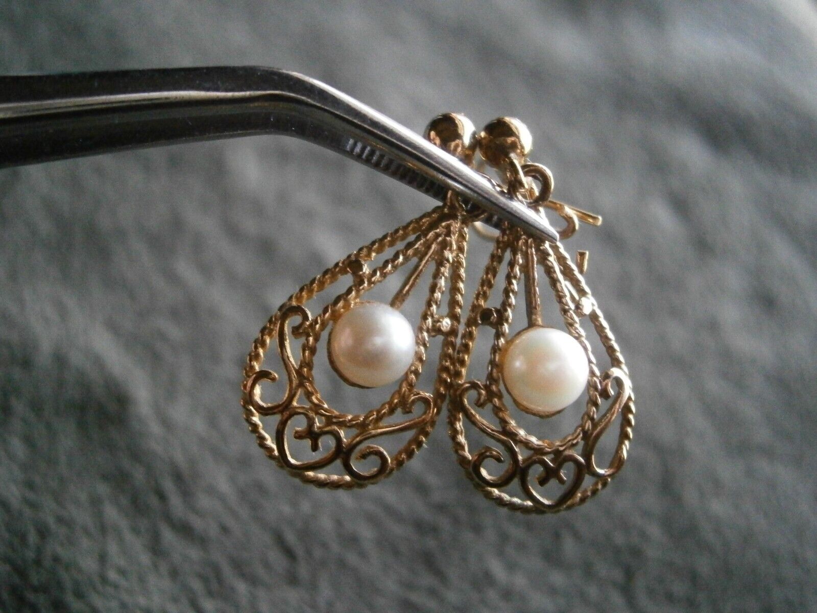 9ct 375 Gold Openwork Oval & Genuine Pearl Vintag… - image 1