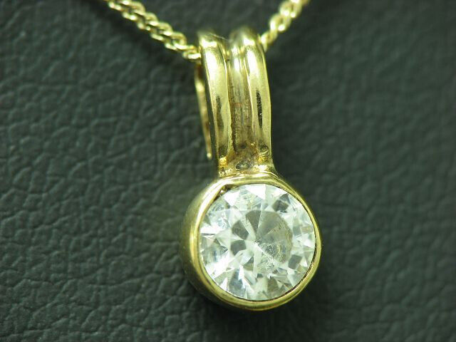 Yellow Gold Cubic Zirconia Chain & Pendant / 8ct … - image 3