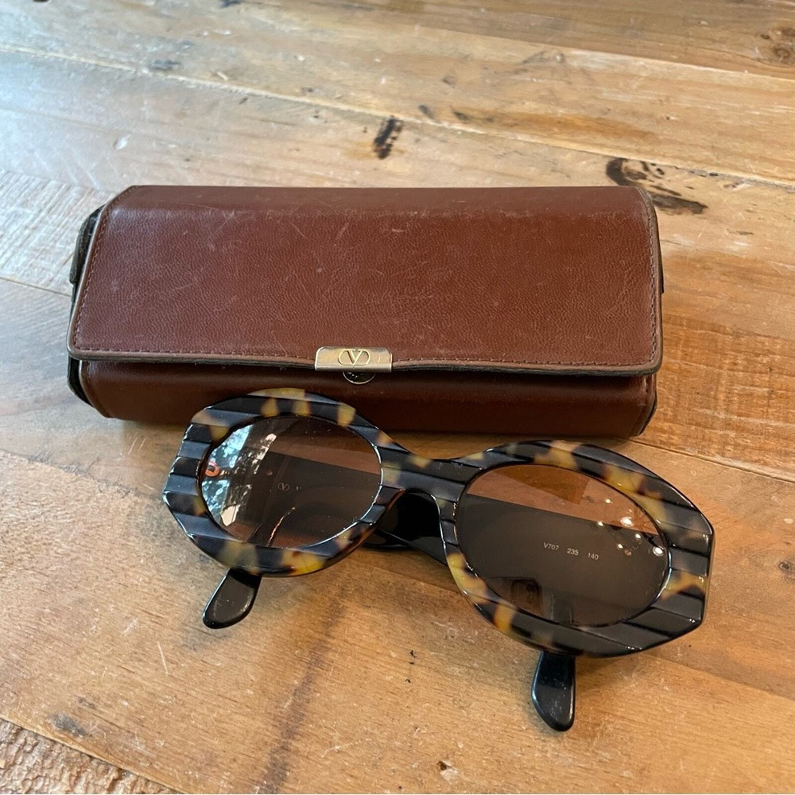 RARE Valentino Vintage Y2K Tortoiseshell Sunglass… - image 10