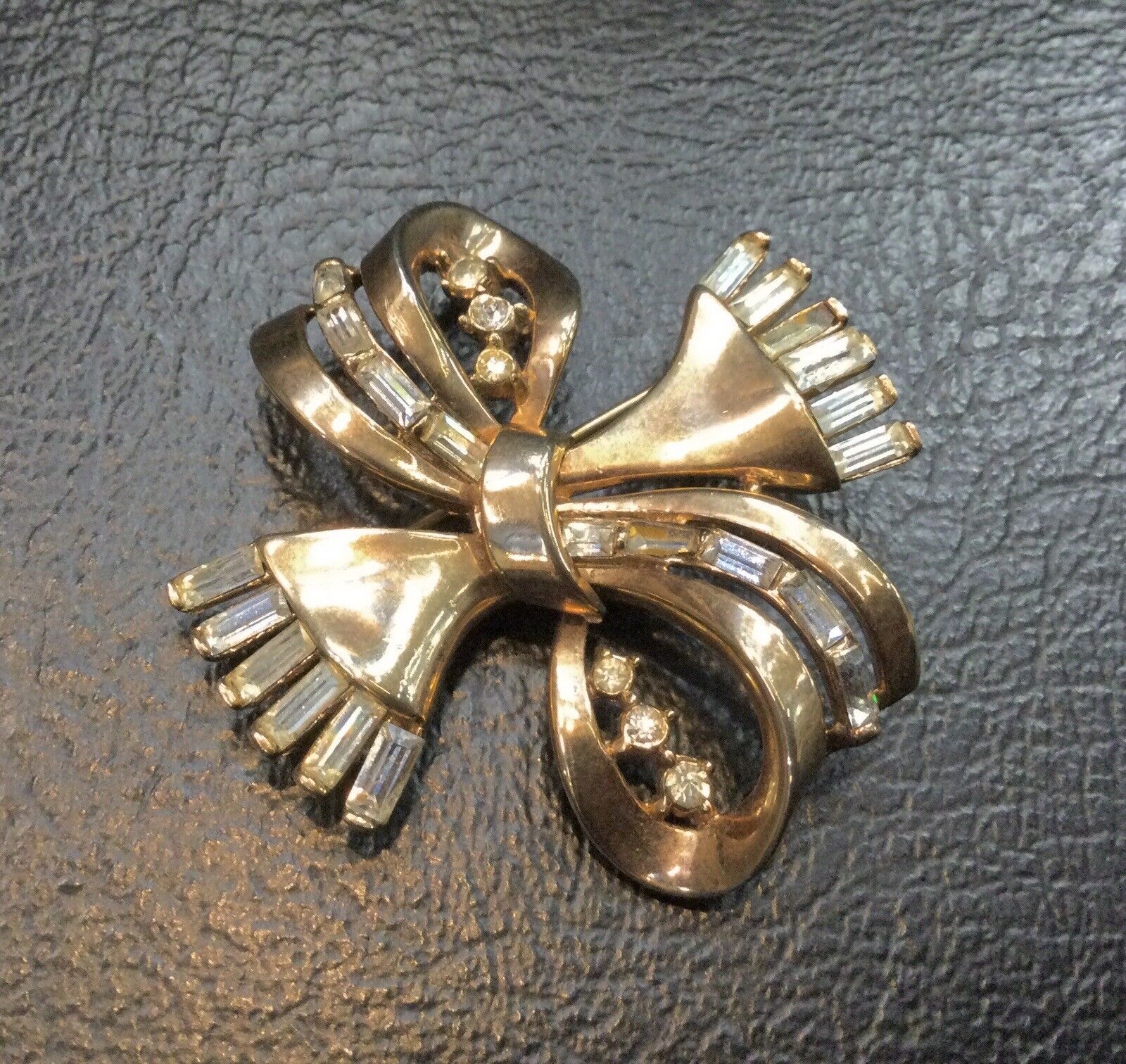 Gorgeous Early Crown Trifari Patent Pending Brooch - image 1