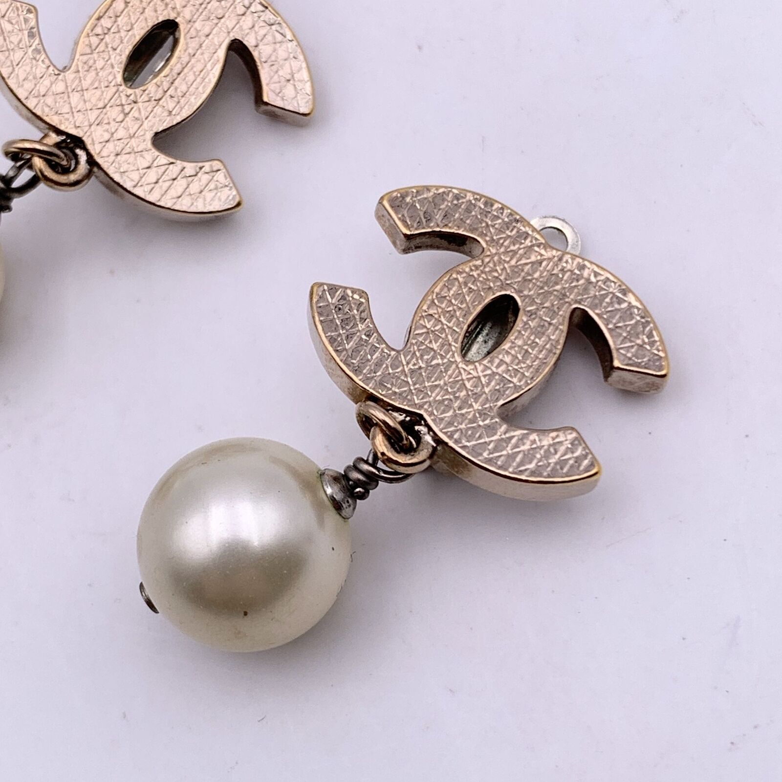 Authentic Chanel Silver Metal CC Logo Pearl Drop … - image 4