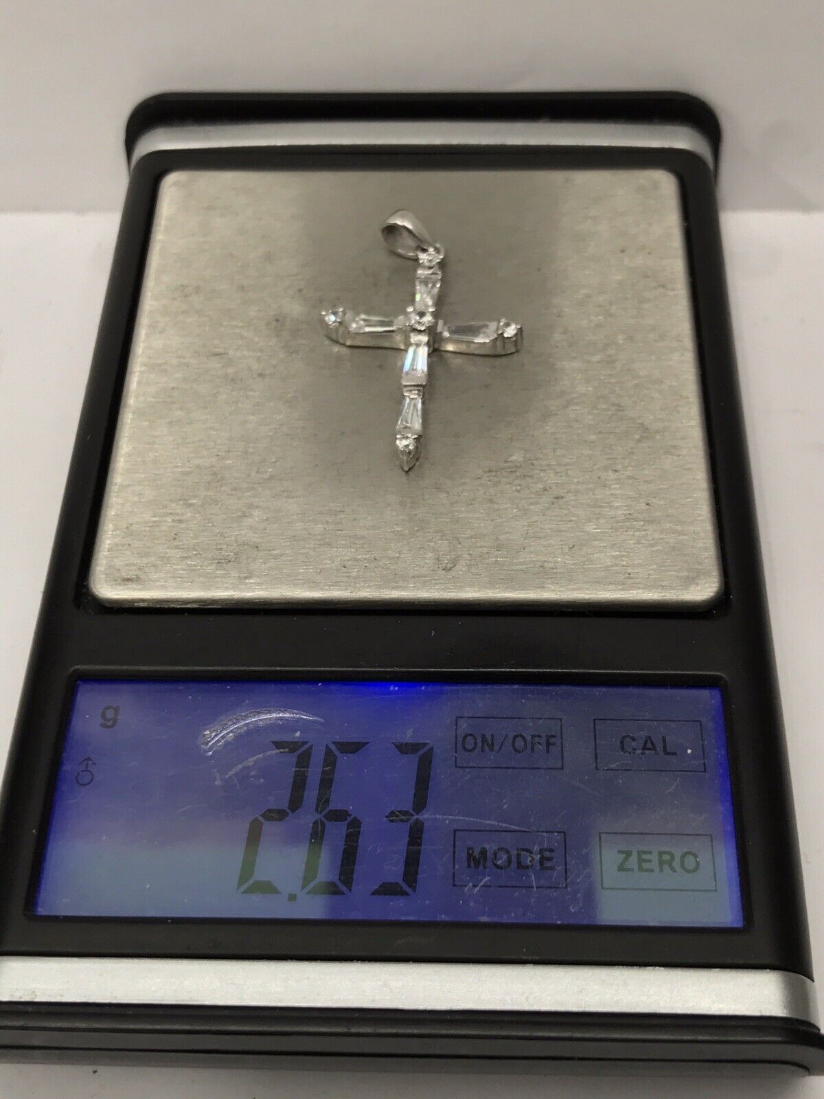 9ct White Gold Cubic Zirconia Cross - image 10