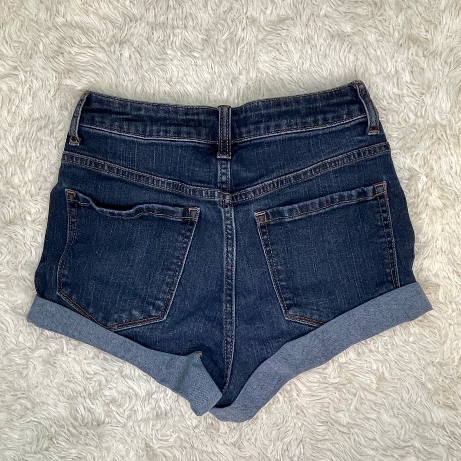 Forever 21 Dark Wash Rolled Denim Jean Shorts Wom… - image 2