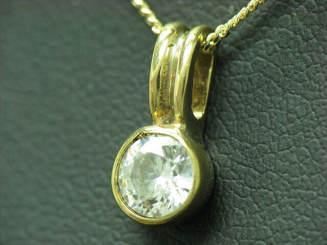 Yellow Gold Cubic Zirconia Chain & Pendant / 8ct … - image 2