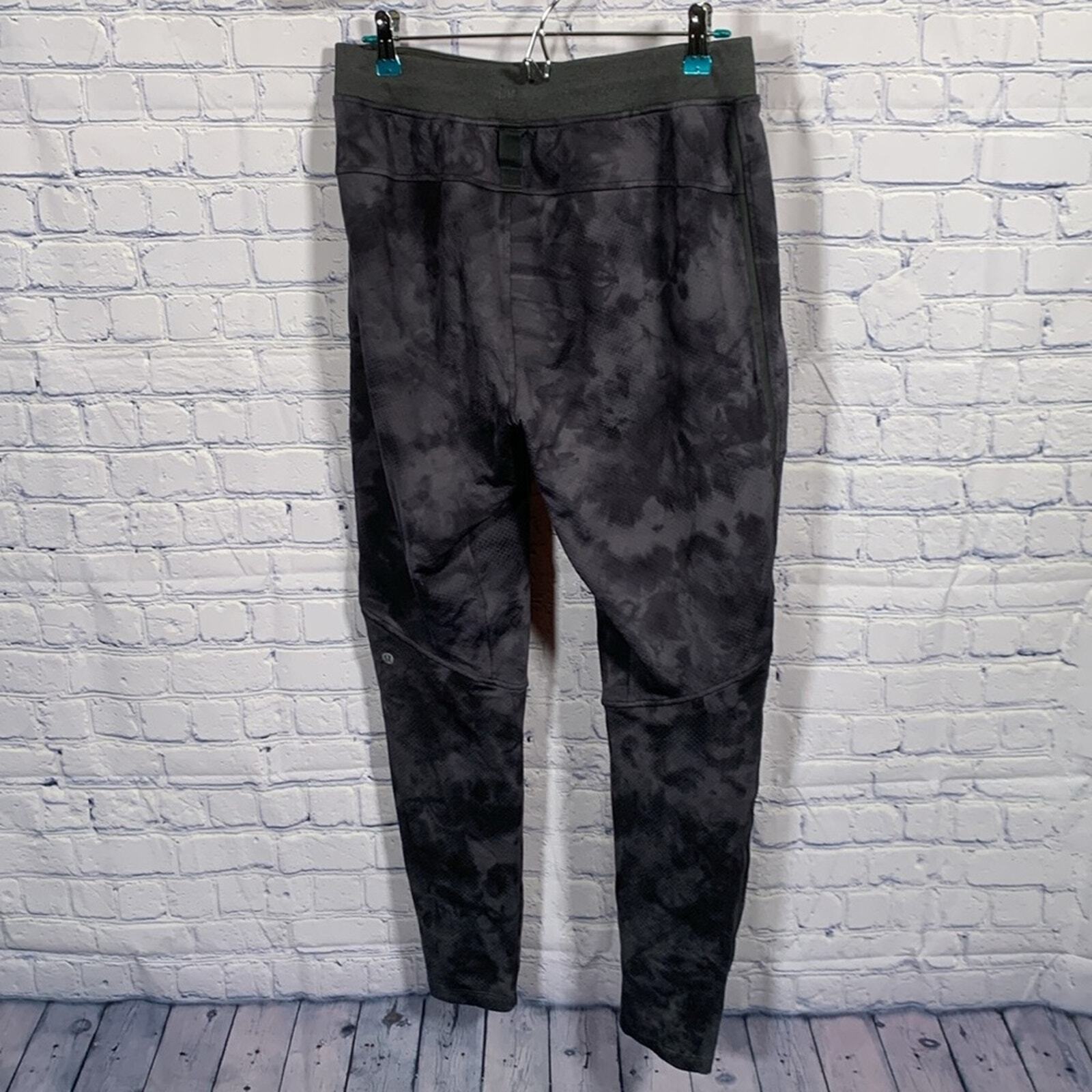 Lululemon Men’s Textured Tech Pant in Diamond Dye… - image 5