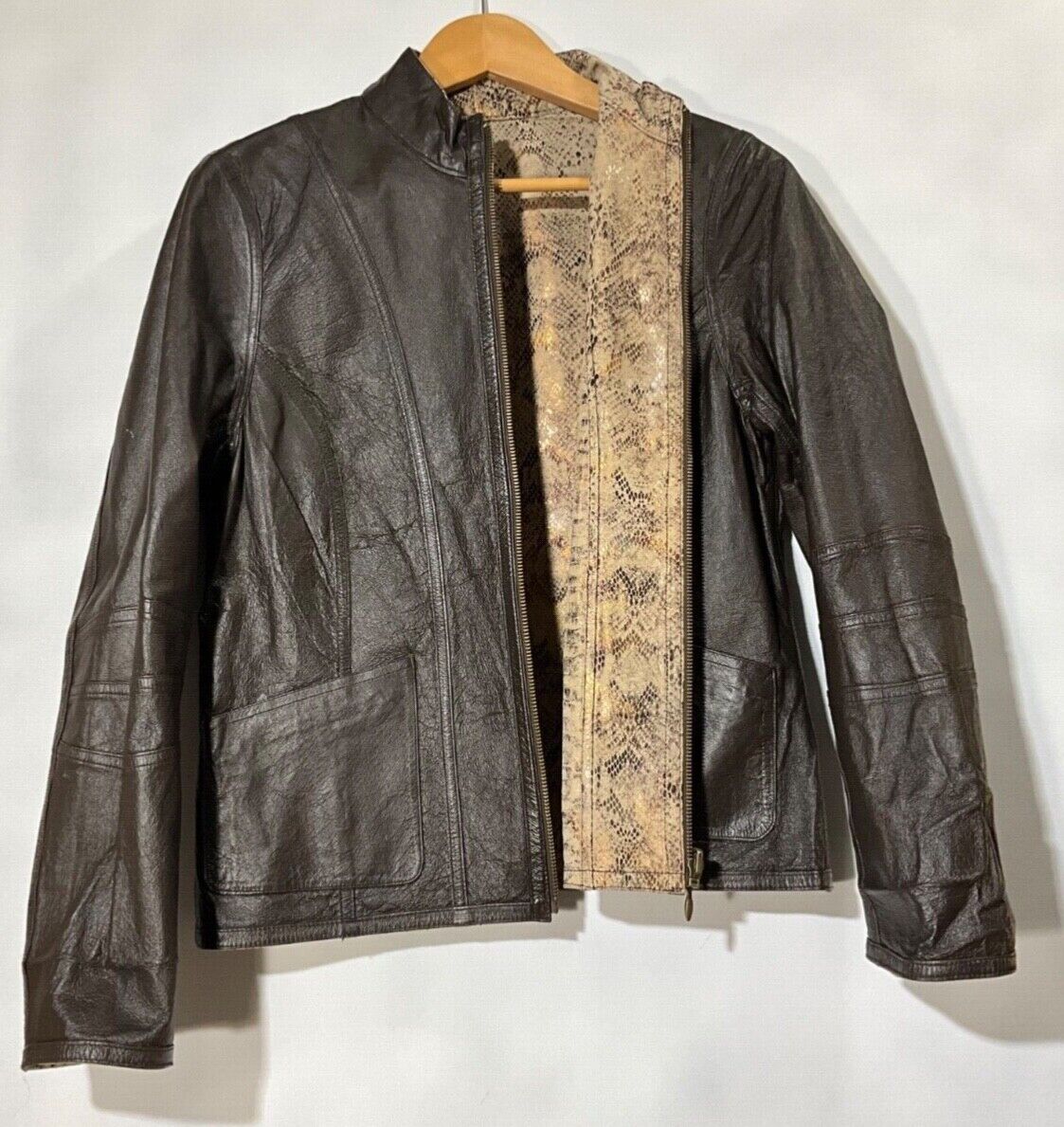 Unique women’s reversible brown leather jacket sz… - image 3