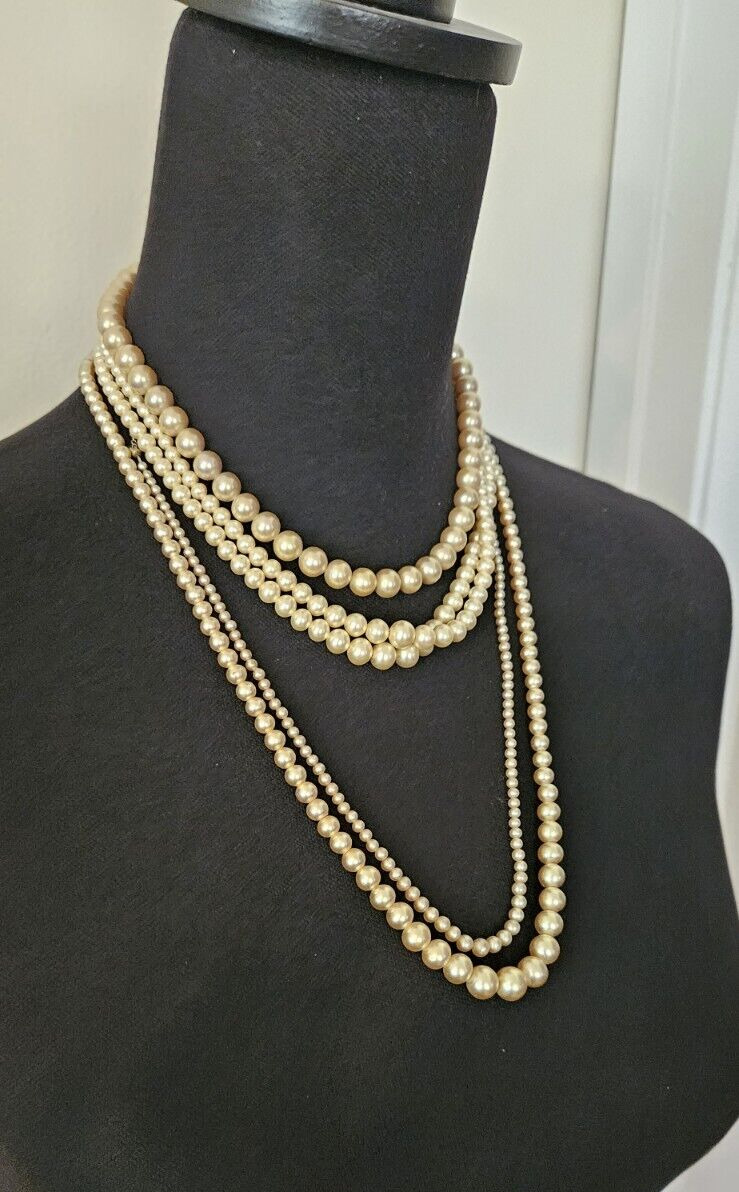 Vintage Faux Pearls Lot Of 4 Strands Of  Graduate… - image 5