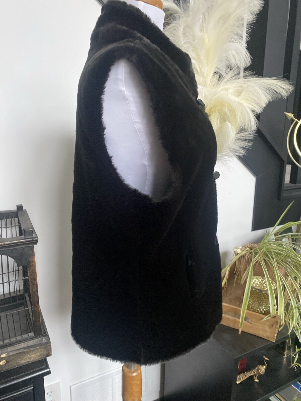 Pamela McCoy Black Faux Fur Vest Womens Sz Medium… - image 3