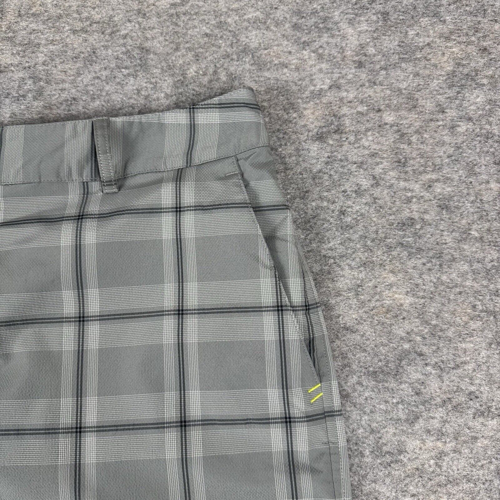 Under Armour Golf Shorts Plaid Gray Mens 36 - image 2