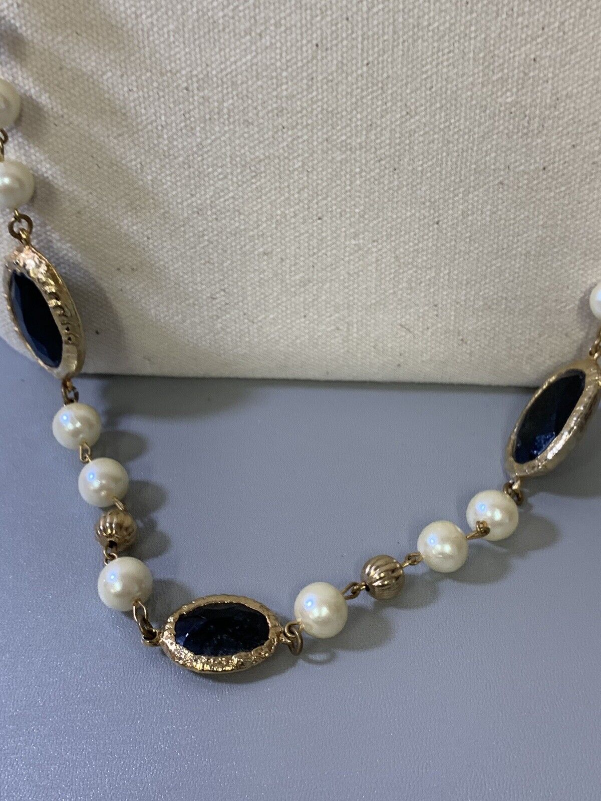 Faux Pearl Necklace Gold Tone - image 6