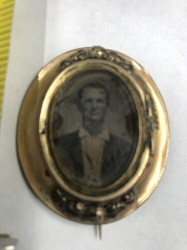 Antique Victorian Gold Filled Portrait Mourning P… - image 1