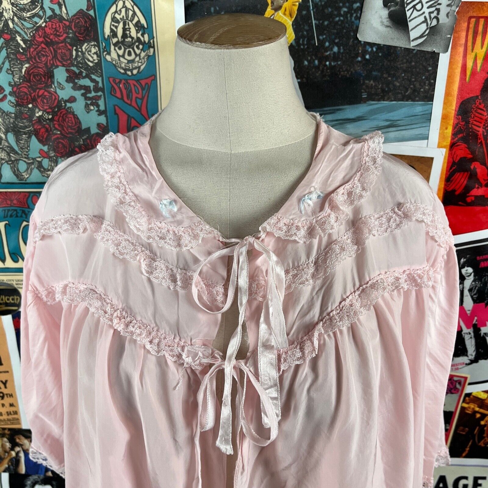 Vintage 40s 50s Light Pink Lace Trim Rayon Bed Ja… - image 2