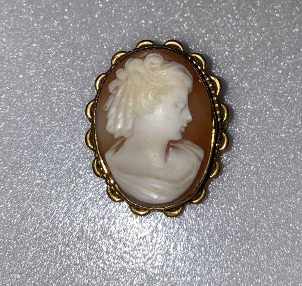 VINTAGE  12K GF OVAL CARVED SHELL RAISED CAMEO PI… - image 2