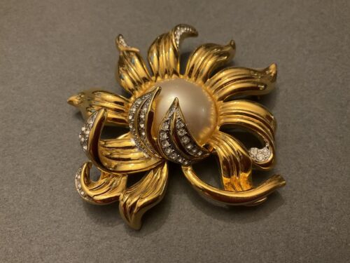 Vintage Joan Rivers Large Sunflower Pearl Rhinest… - image 1