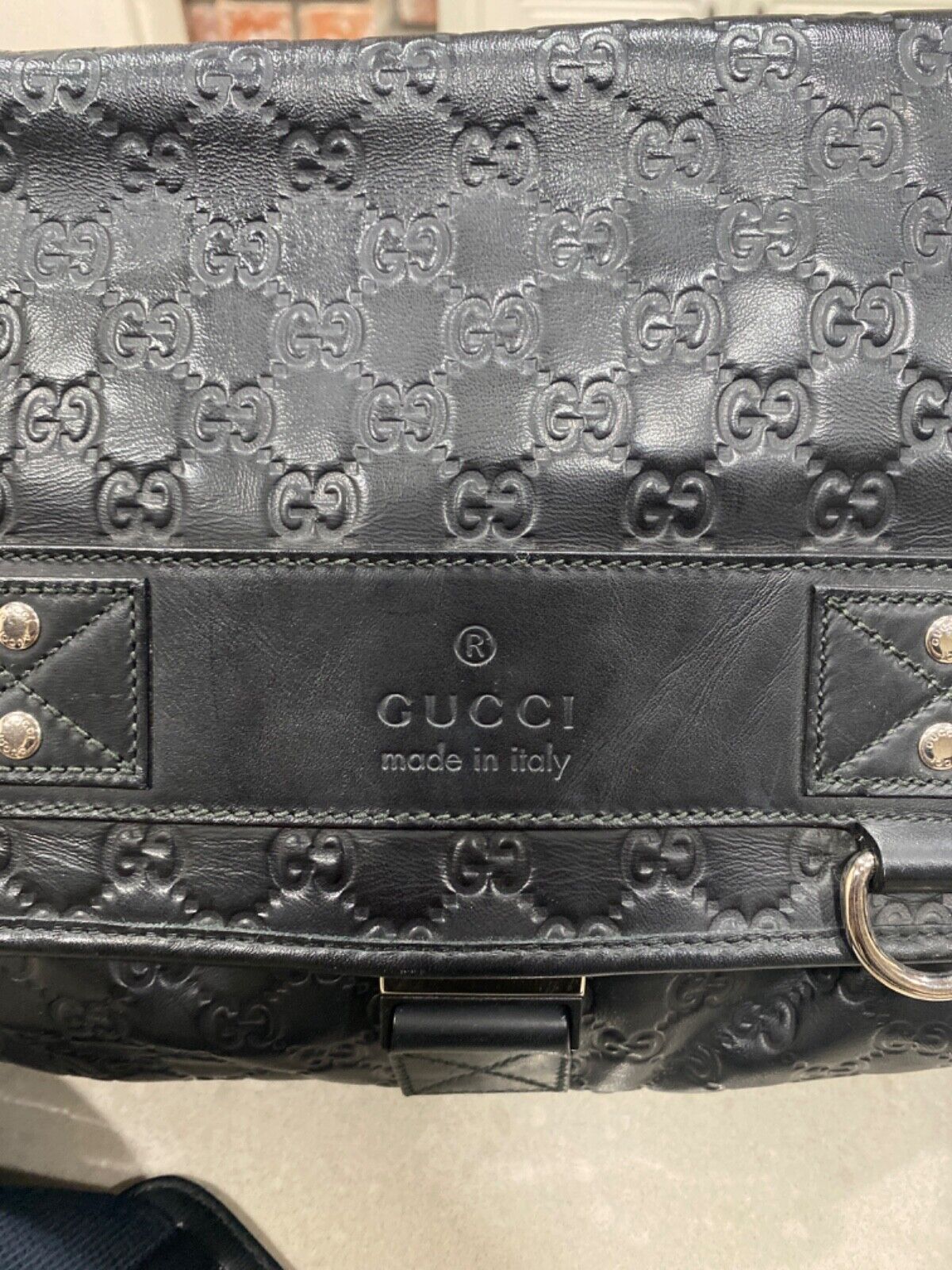 EUC Gucci Signature Messenger Leather Medium Black - image 2