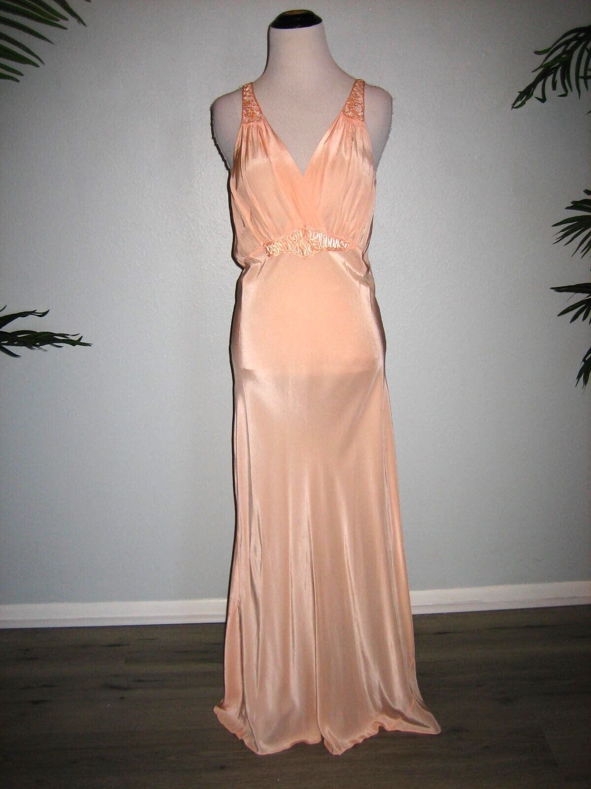 Lg. 1930's-40's,Silk,long vintage nightgown,peach… - image 15