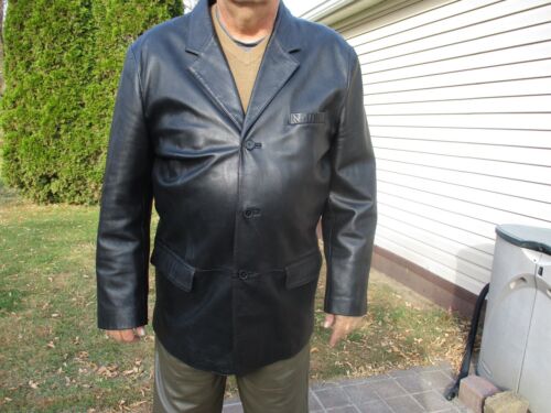 Mans black,mid weight 3 button lamb leather blaze… - image 1