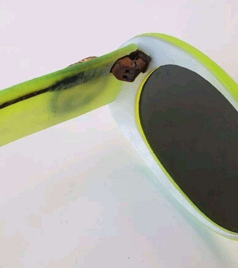 GUCCI Neon Green YELLOW /Black Lens Authentic Sun… - image 5