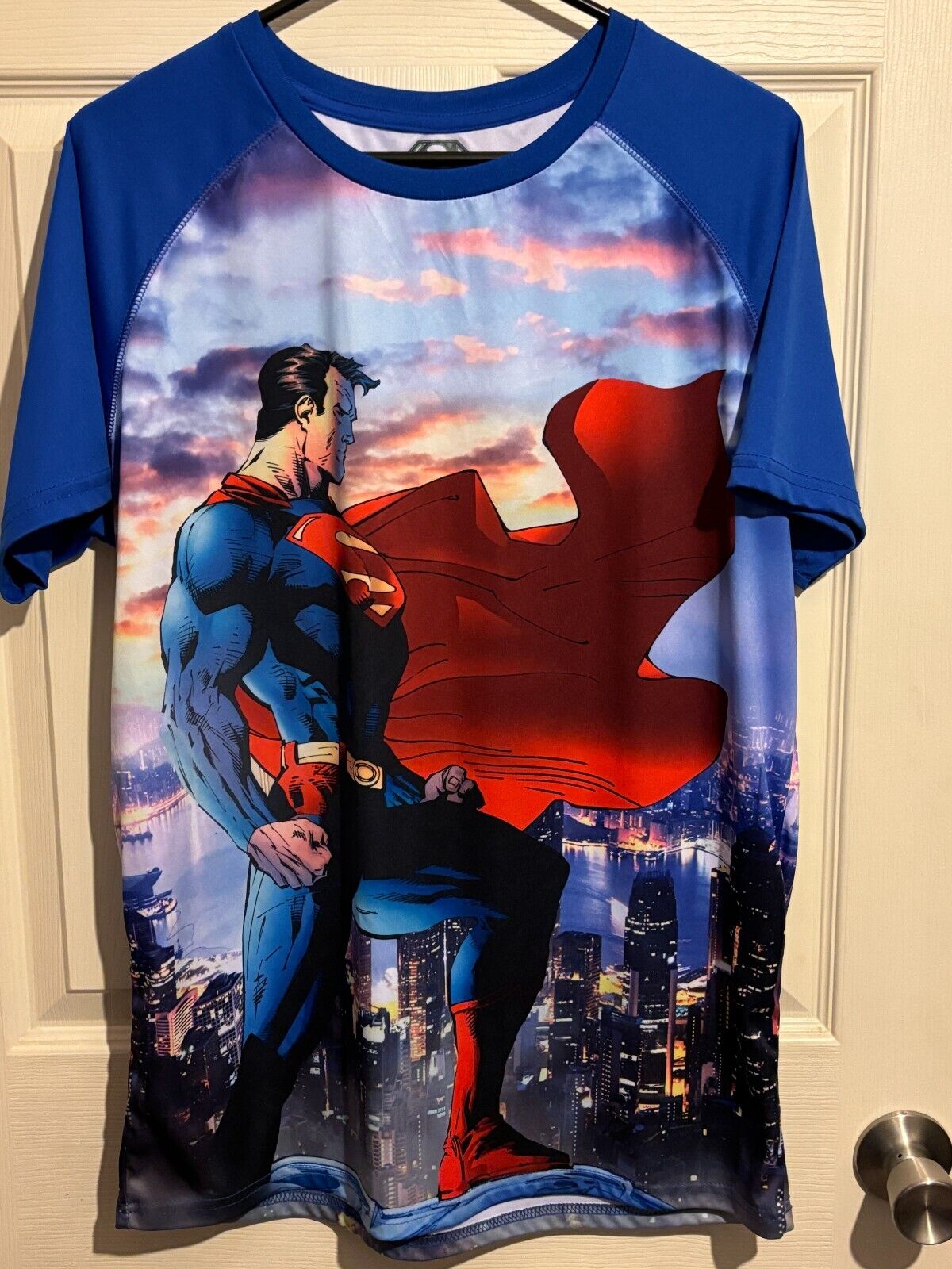 SUPERMAN CITY SCENE T-Shirt...Multi Color...Size-… - image 1