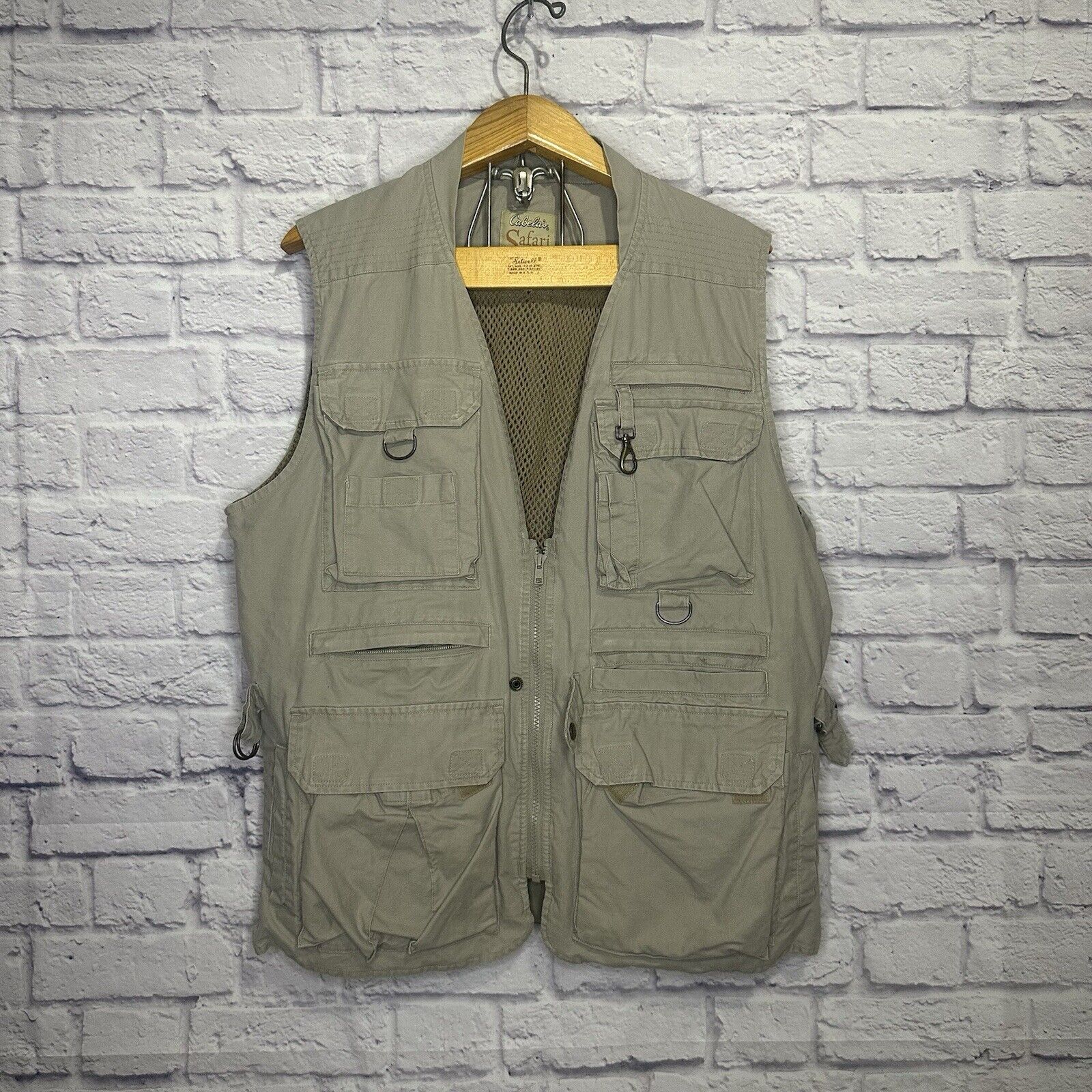 Cabelas Safari Series Mens Sleeveless Vented Vest… - image 1