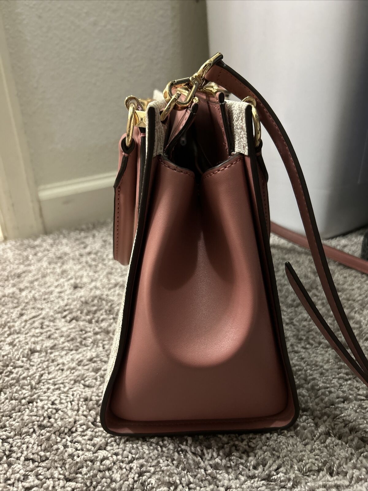 Michael Kors Marilyn Medium Crossbody Bag - Light… - image 4