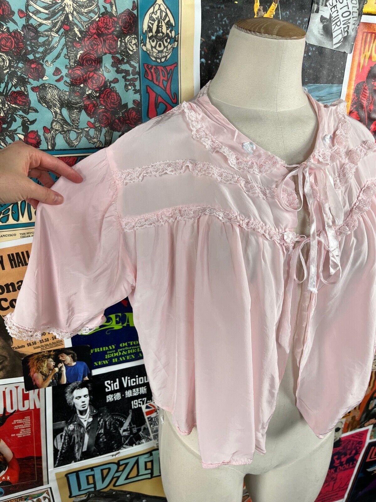 Vintage 40s 50s Light Pink Lace Trim Rayon Bed Ja… - image 5