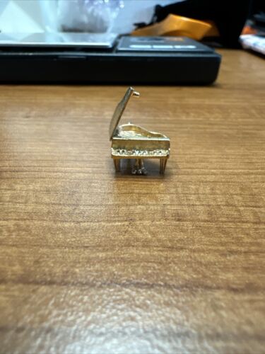 14K gold Grand Piano Articulating Opening Lid Char