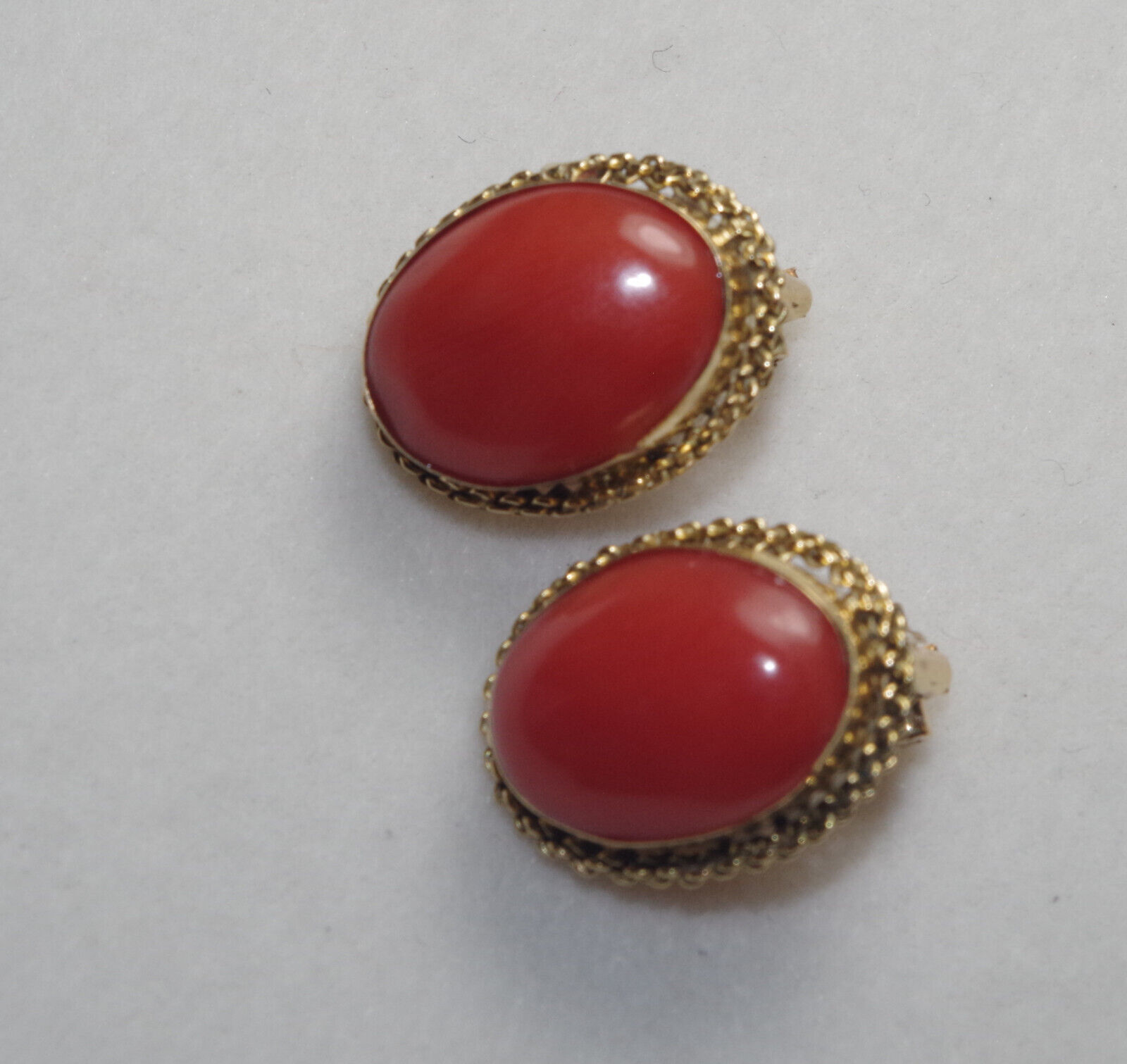 Antique 18K Italian Red Coral Large Dome 18 mm Be… - image 4